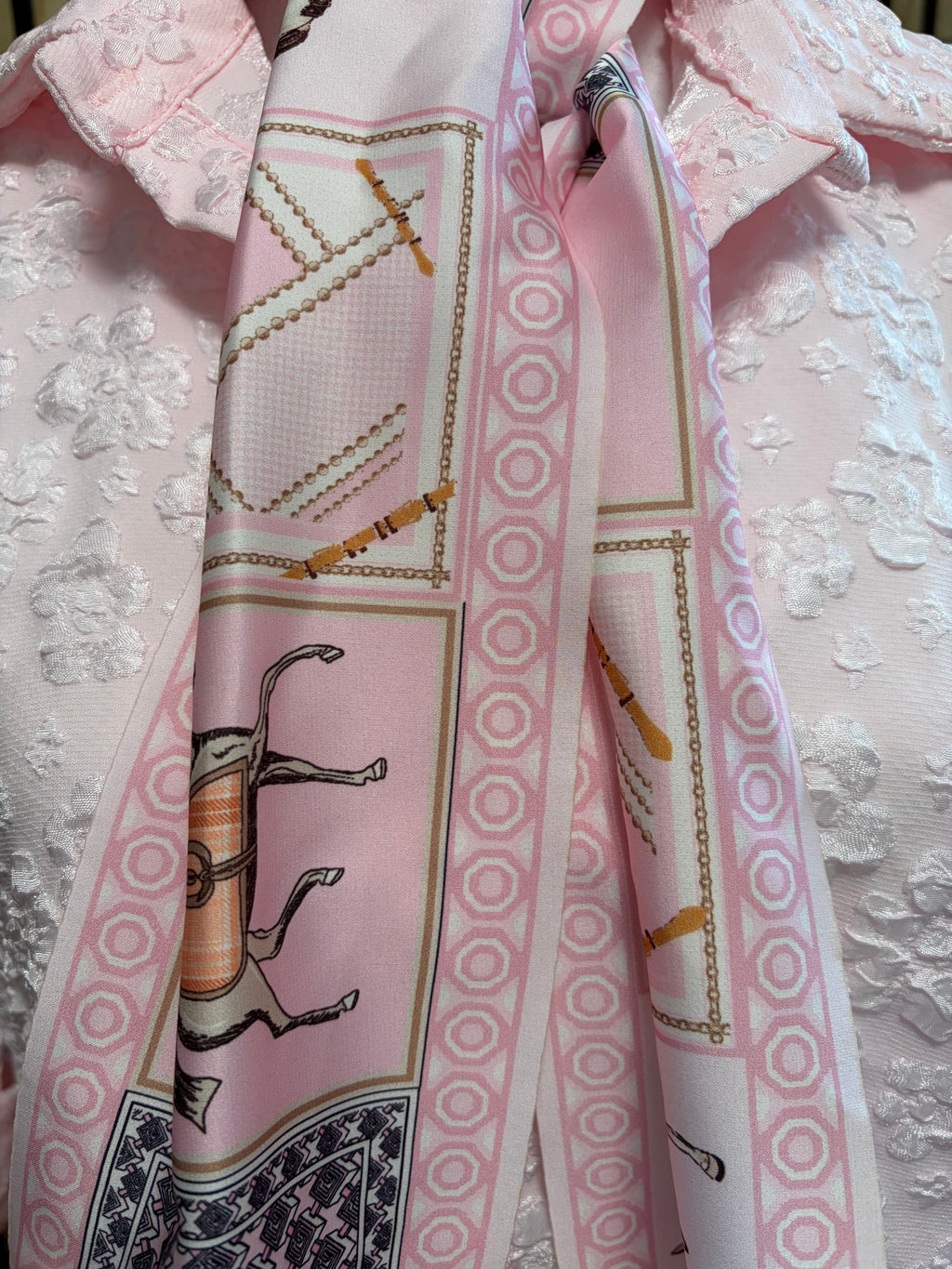 Floral textured neck scarf shirt - Blush Pink